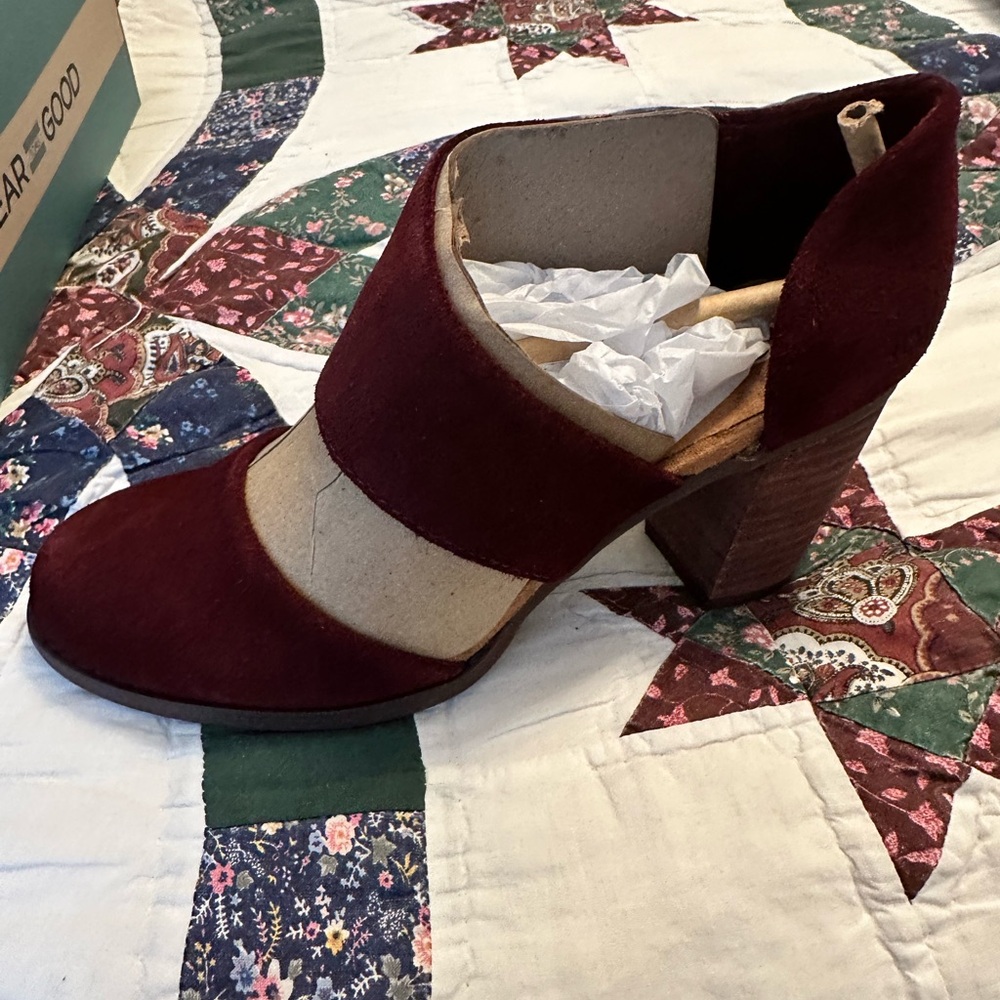 Toms Burgundy Heeled shoes